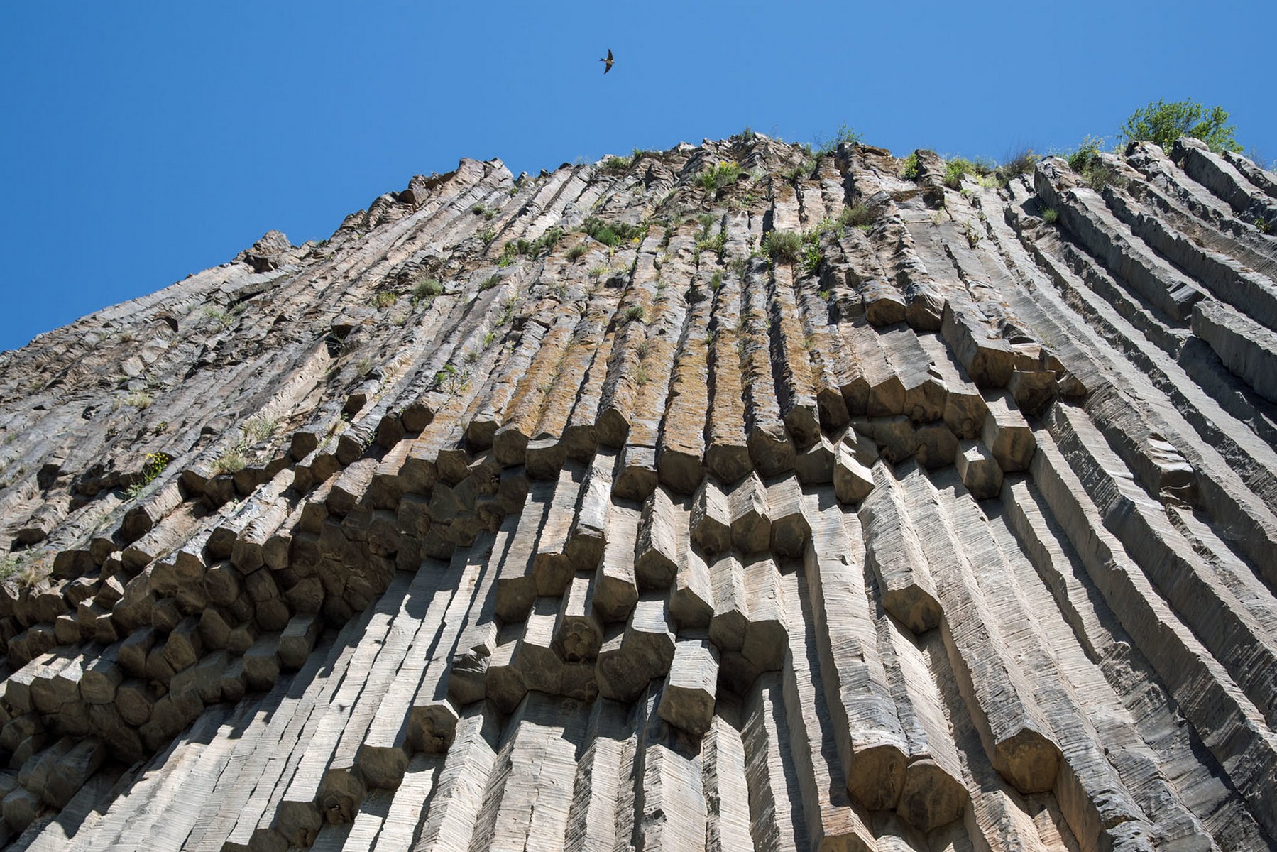 Symphony the stones Garni (3)